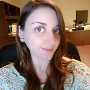 Meet your posher, Alyce!